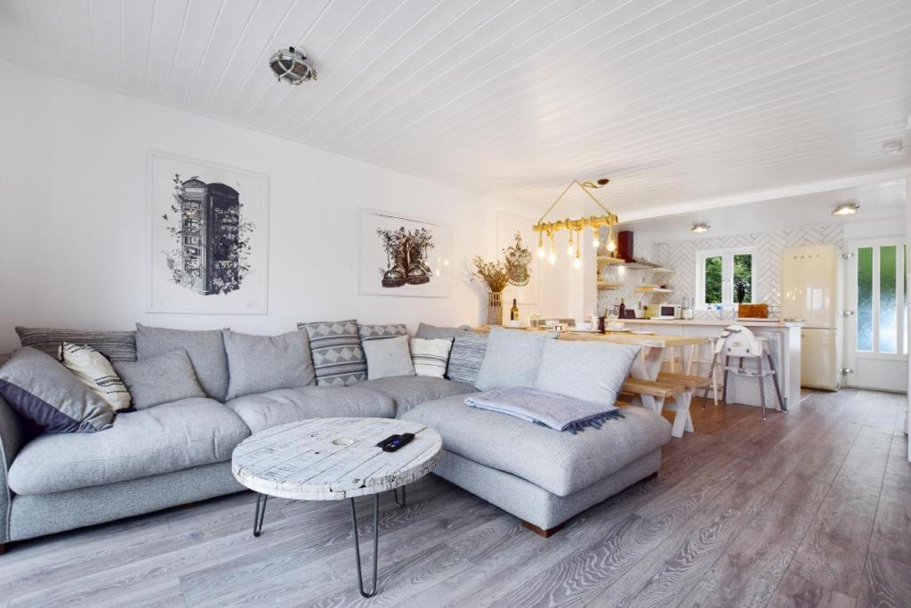 Luxury Lodge In The Heart Of The Cotswolds サイレンセスター エクステリア 写真