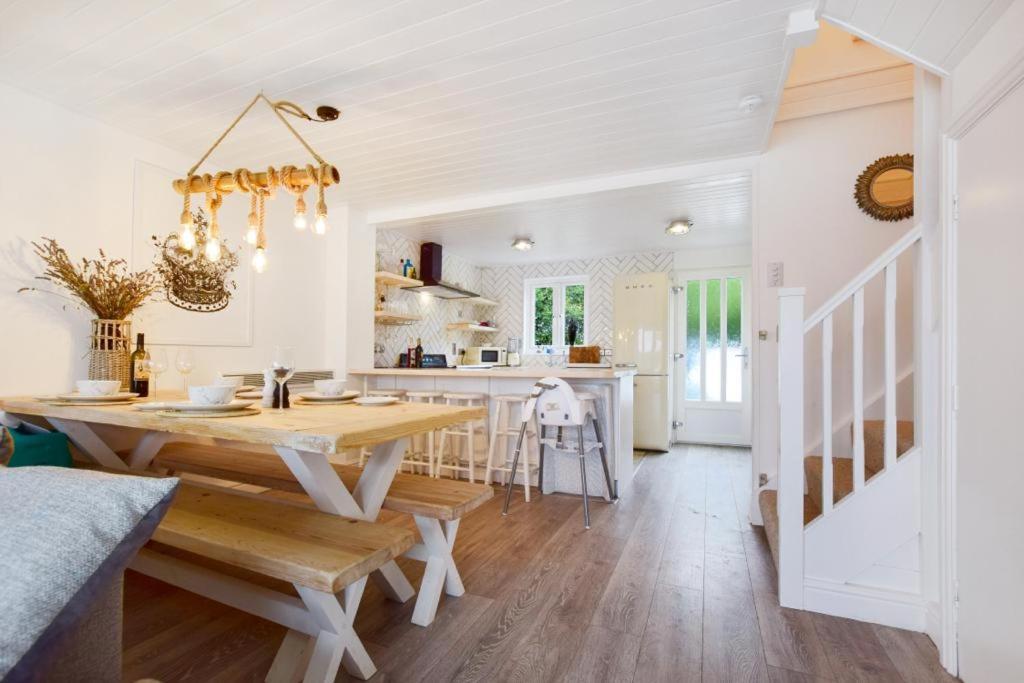 Luxury Lodge In The Heart Of The Cotswolds サイレンセスター エクステリア 写真